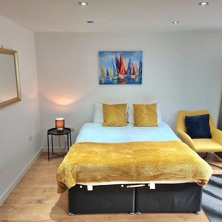 Lovely Central Studio/2Bed - 5Min To Train Station Slough Dış mekan fotoğraf