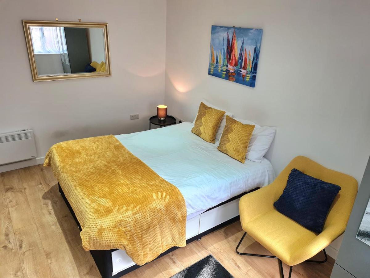 Lovely Central Studio/2Bed - 5Min To Train Station Slough Dış mekan fotoğraf