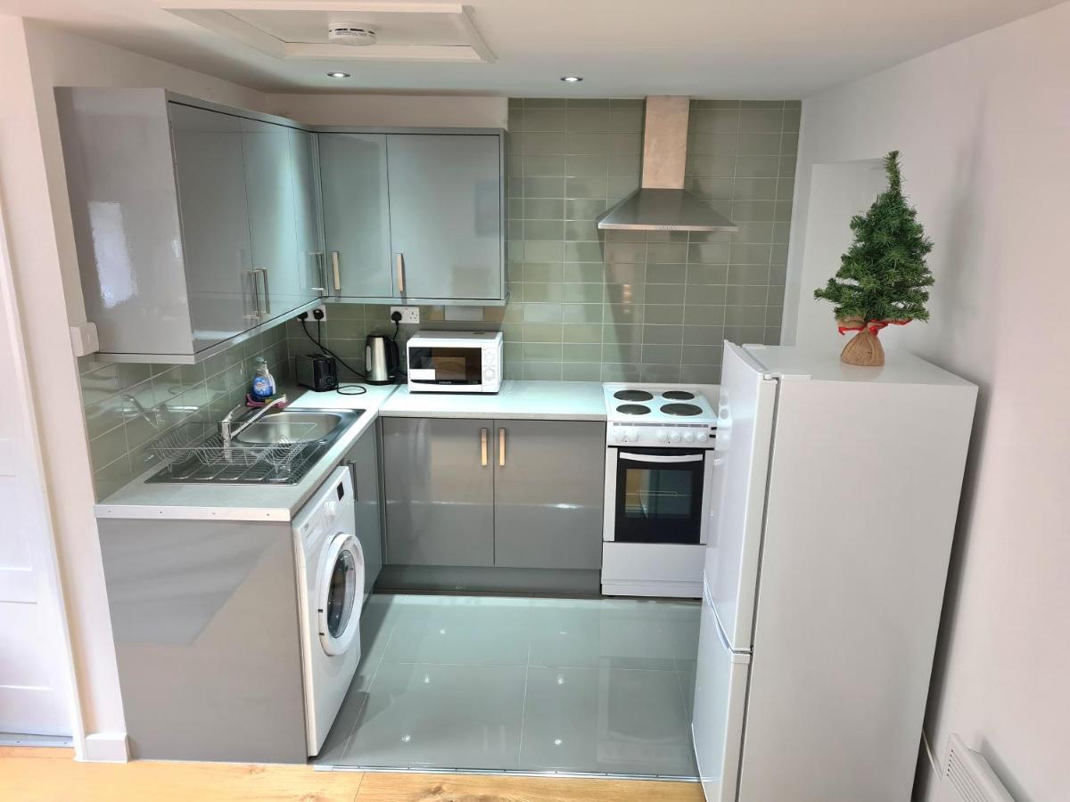 Lovely Central Studio/2Bed - 5Min To Train Station Slough Dış mekan fotoğraf